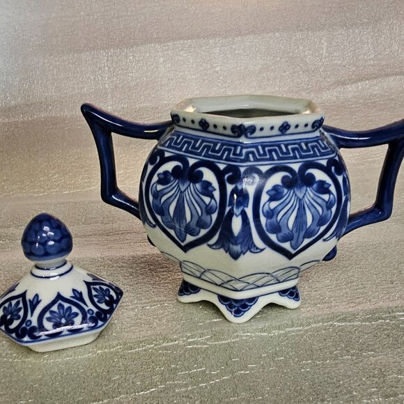 Bombay Sugar Bowl with Lid“ Adelaide” Blue & White Chinoiserie – Double Handle - Picture 2 of 3